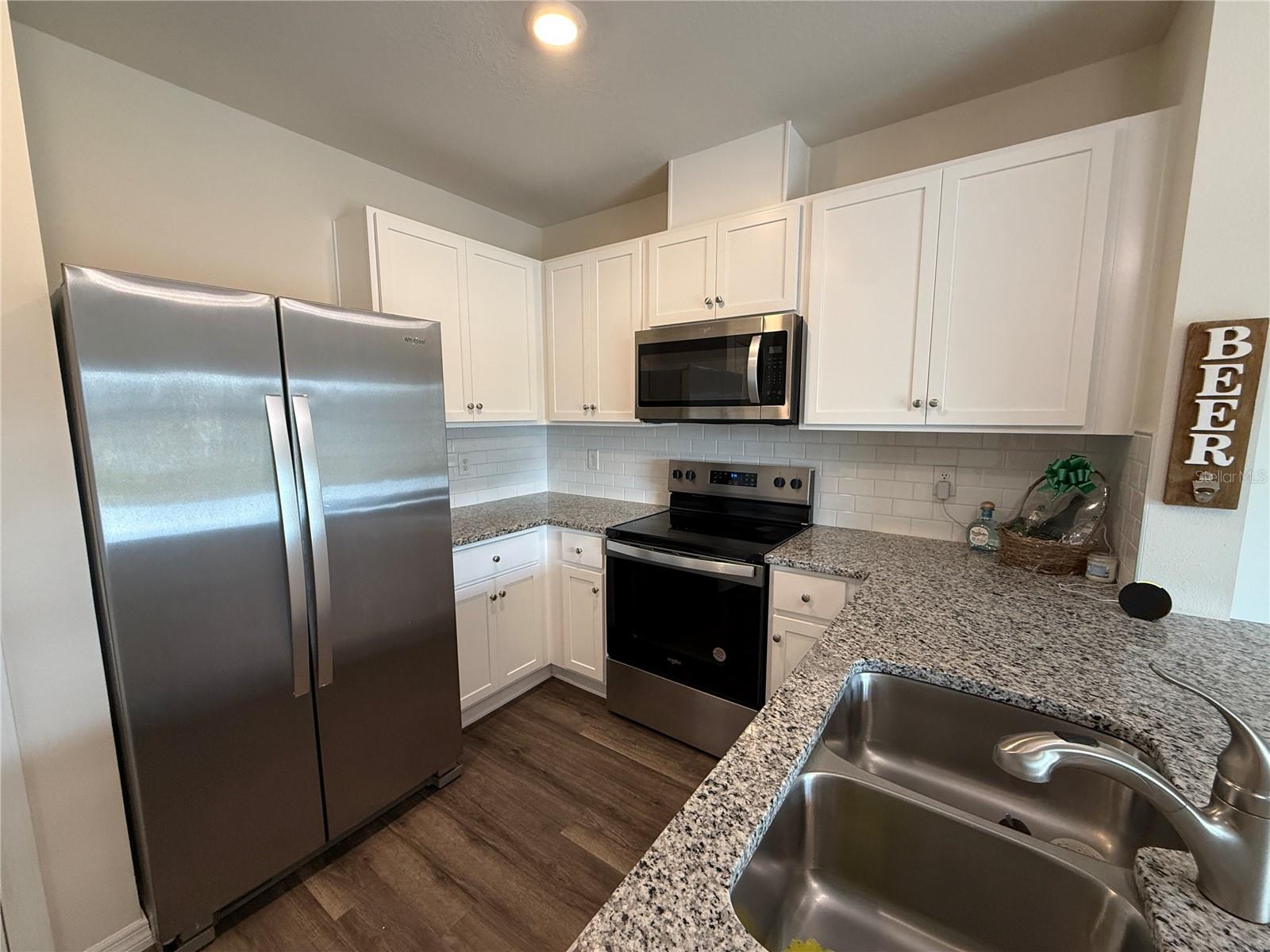 DANBURY/RIDGEWOOD LAKES - Residential Lease