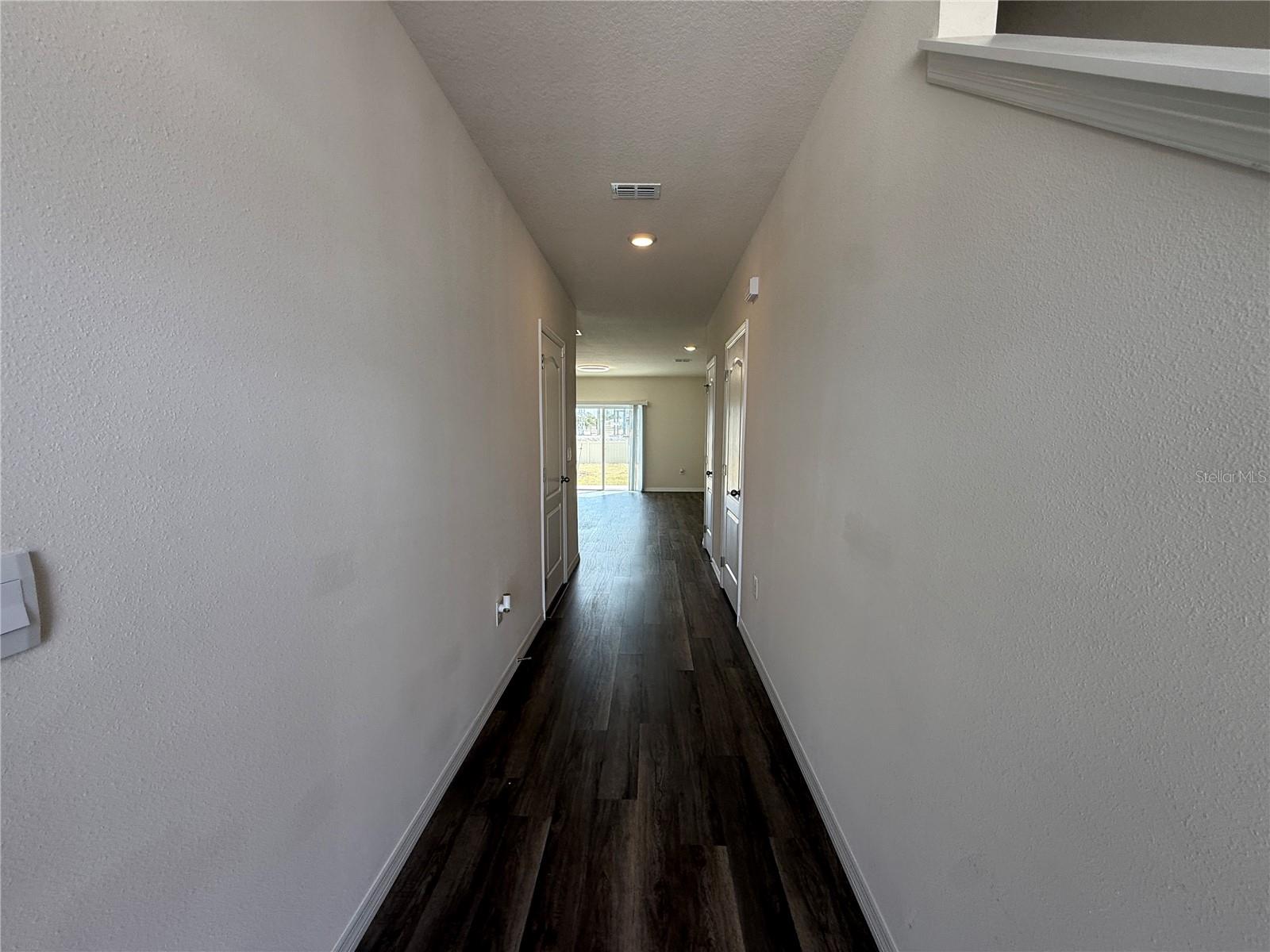 DANBURY/RIDGEWOOD LAKES - Residential Lease