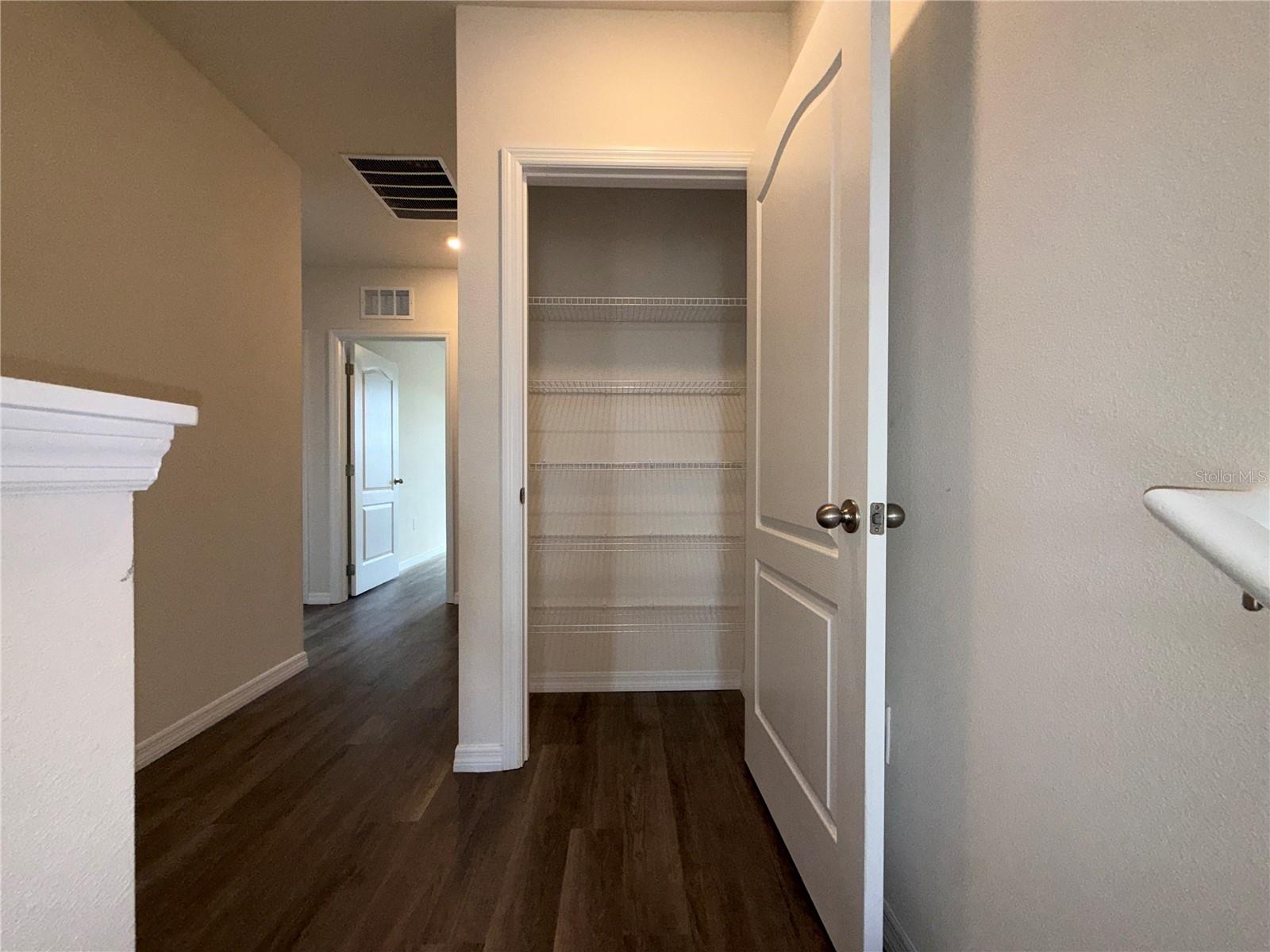 DANBURY/RIDGEWOOD LAKES - Residential Lease