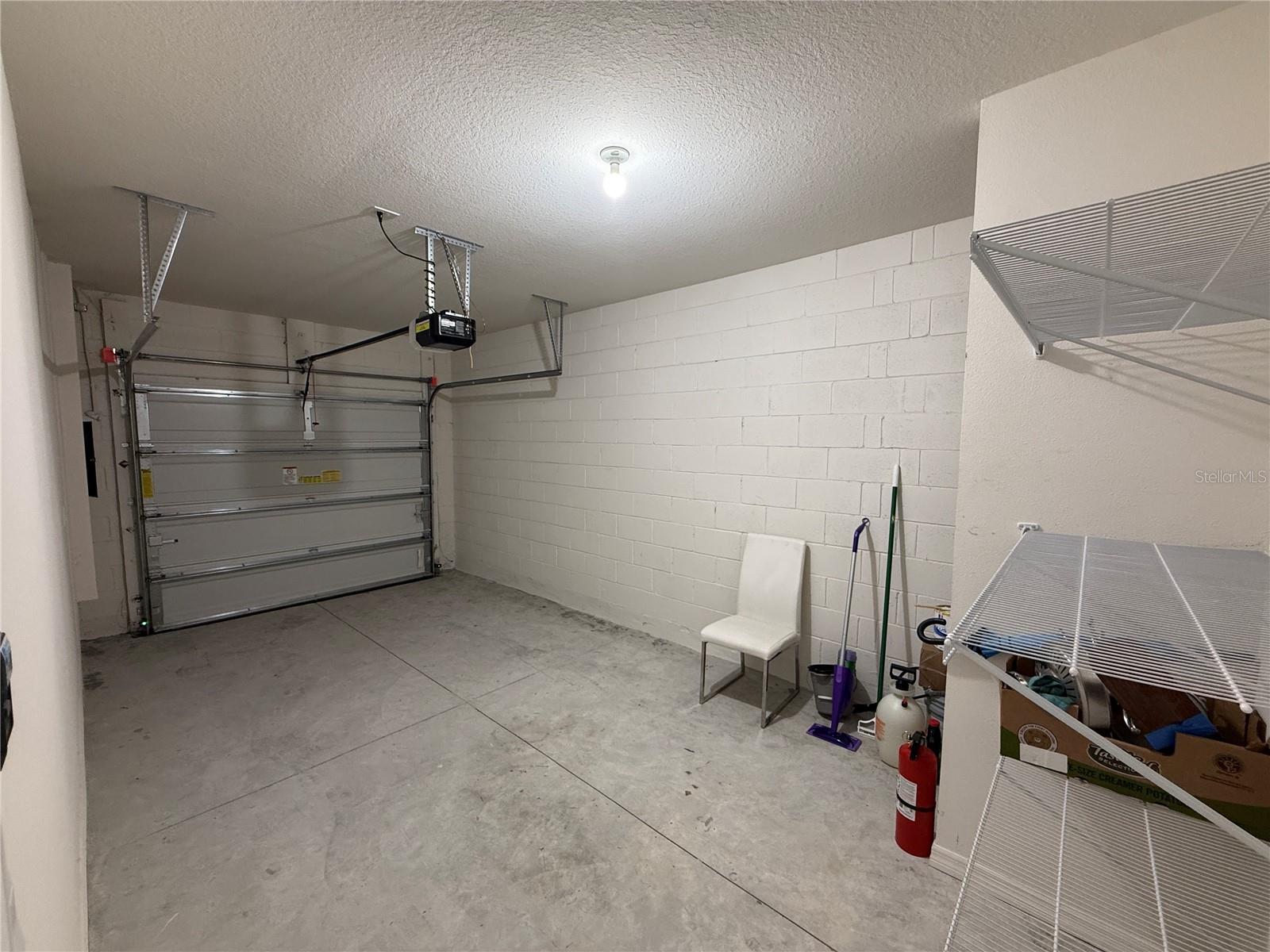 DANBURY/RIDGEWOOD LAKES - Residential Lease