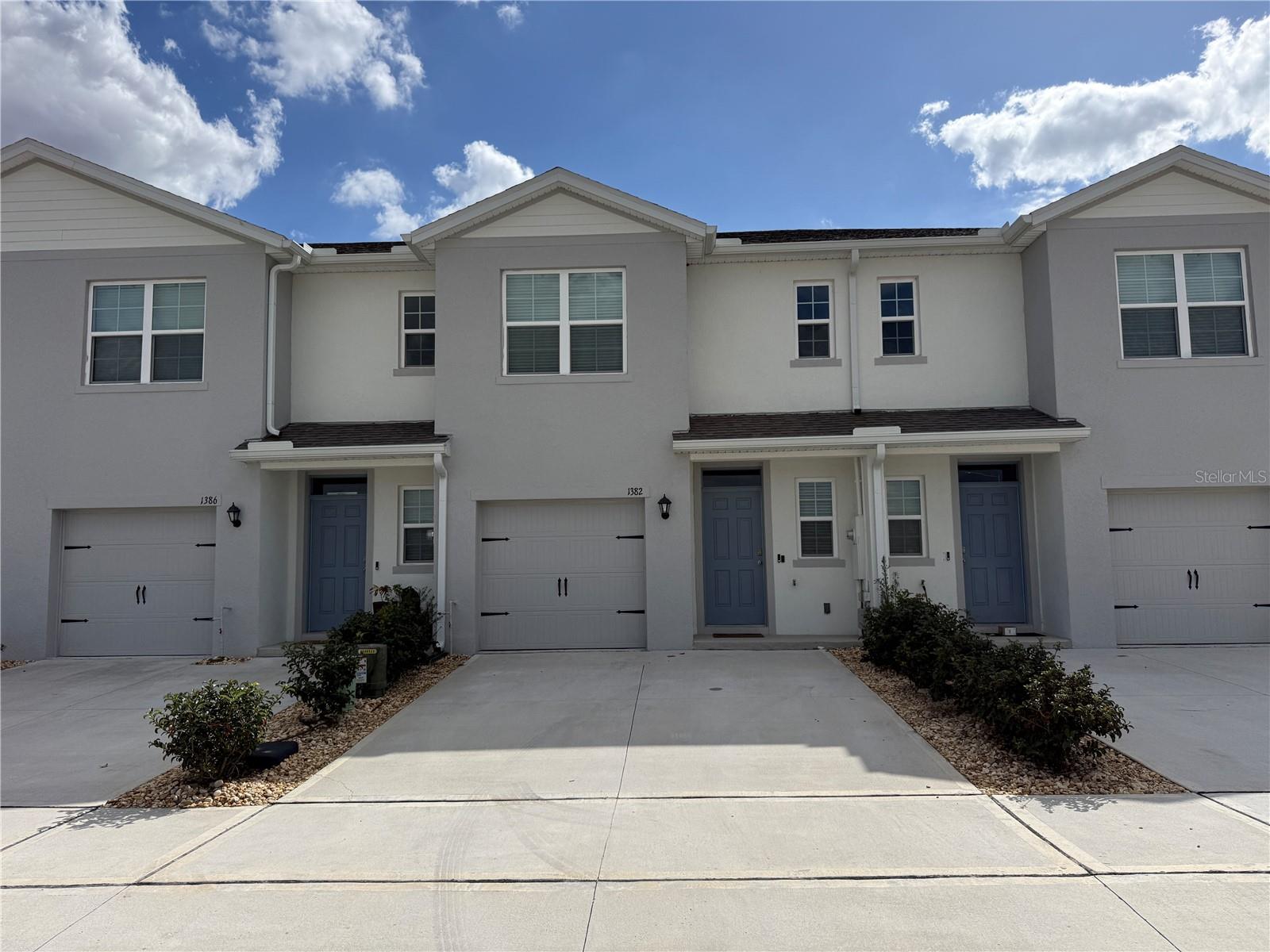 DANBURY/RIDGEWOOD LAKES - Residential Lease