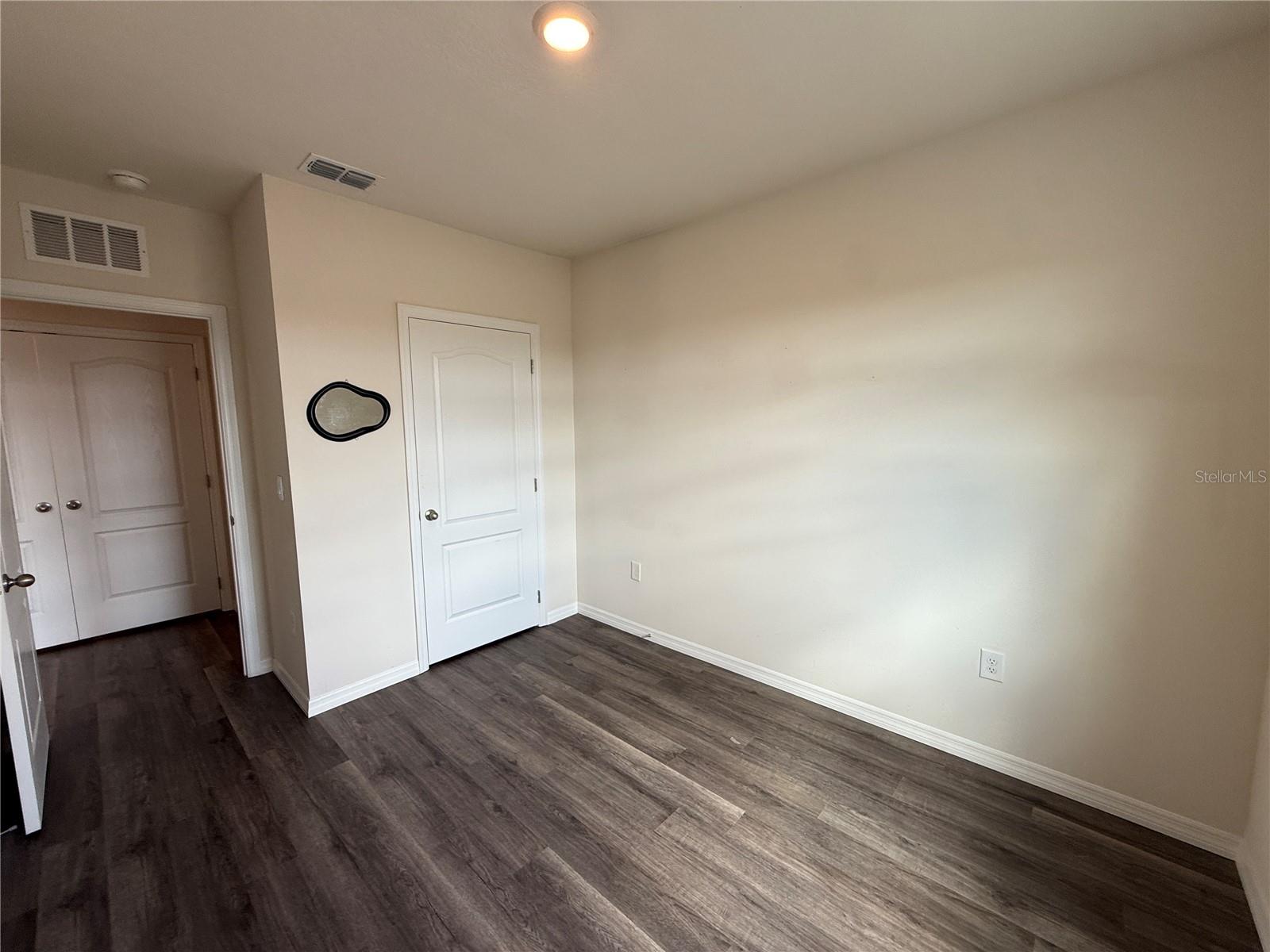 DANBURY/RIDGEWOOD LAKES - Residential Lease