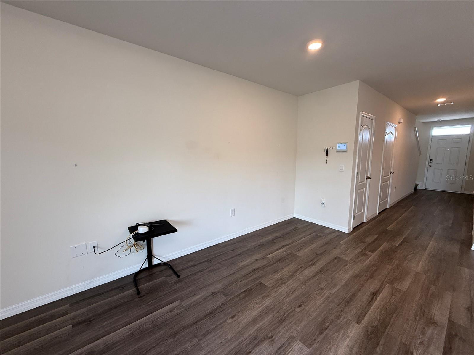 DANBURY/RIDGEWOOD LAKES - Residential Lease