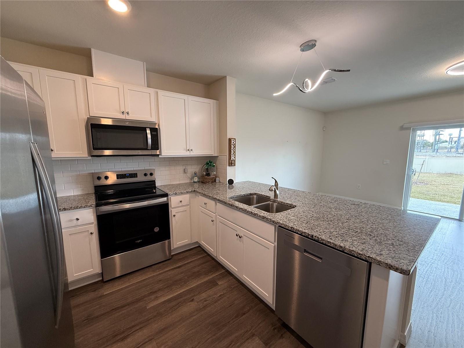 DANBURY/RIDGEWOOD LAKES - Residential Lease