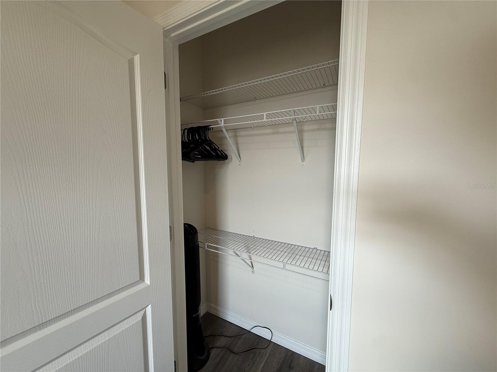 DANBURY/RIDGEWOOD LAKES - Residential Lease