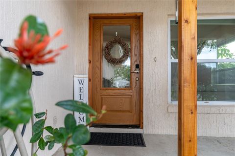 A home in WINTER HAVEN