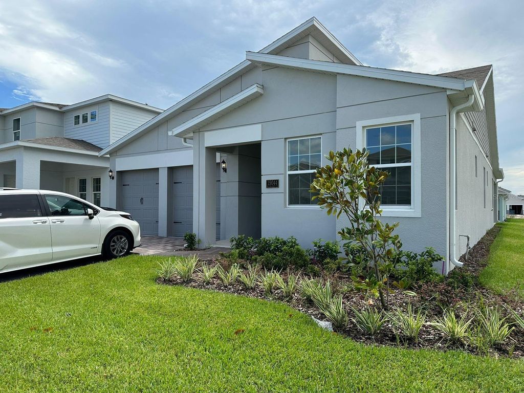 Photo of 19044 Blueleaf Street, Orlando, FL 32827 (MLS # S5144077)