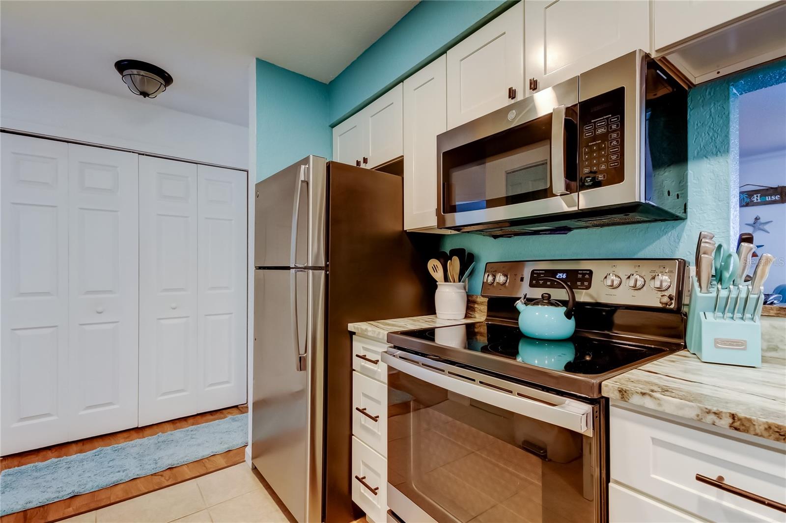 BELLA VISTA ON LAKE - Residential Lease