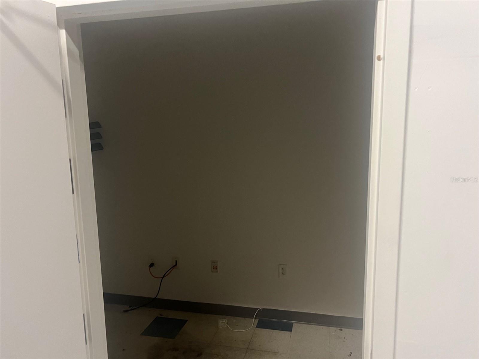 HAMILTON PARK - Commercial Lease