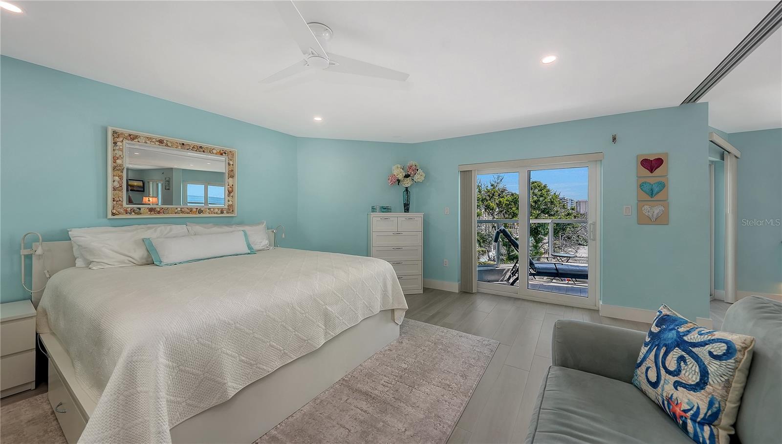 PRIVATEER SOUTH - Residential