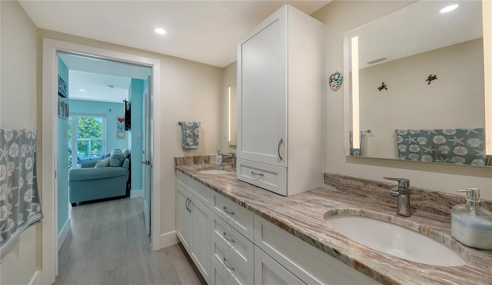 PRIVATEER SOUTH - Residential