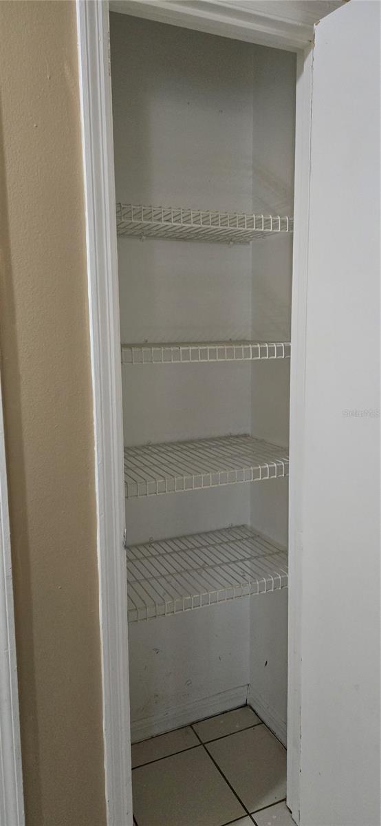 ACREAGE & UNREC - Residential Lease