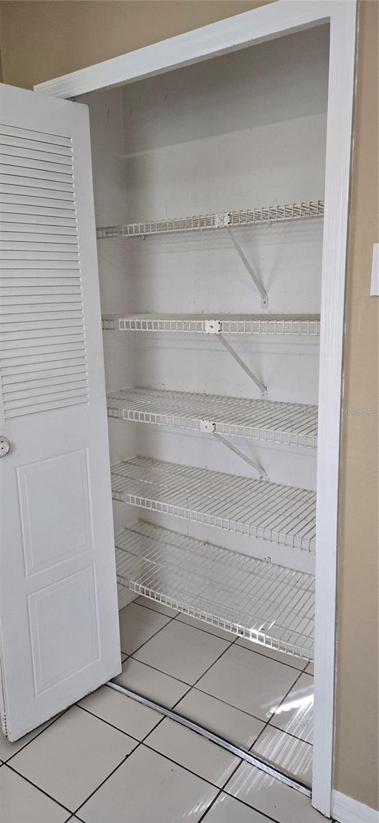 ACREAGE & UNREC - Residential Lease