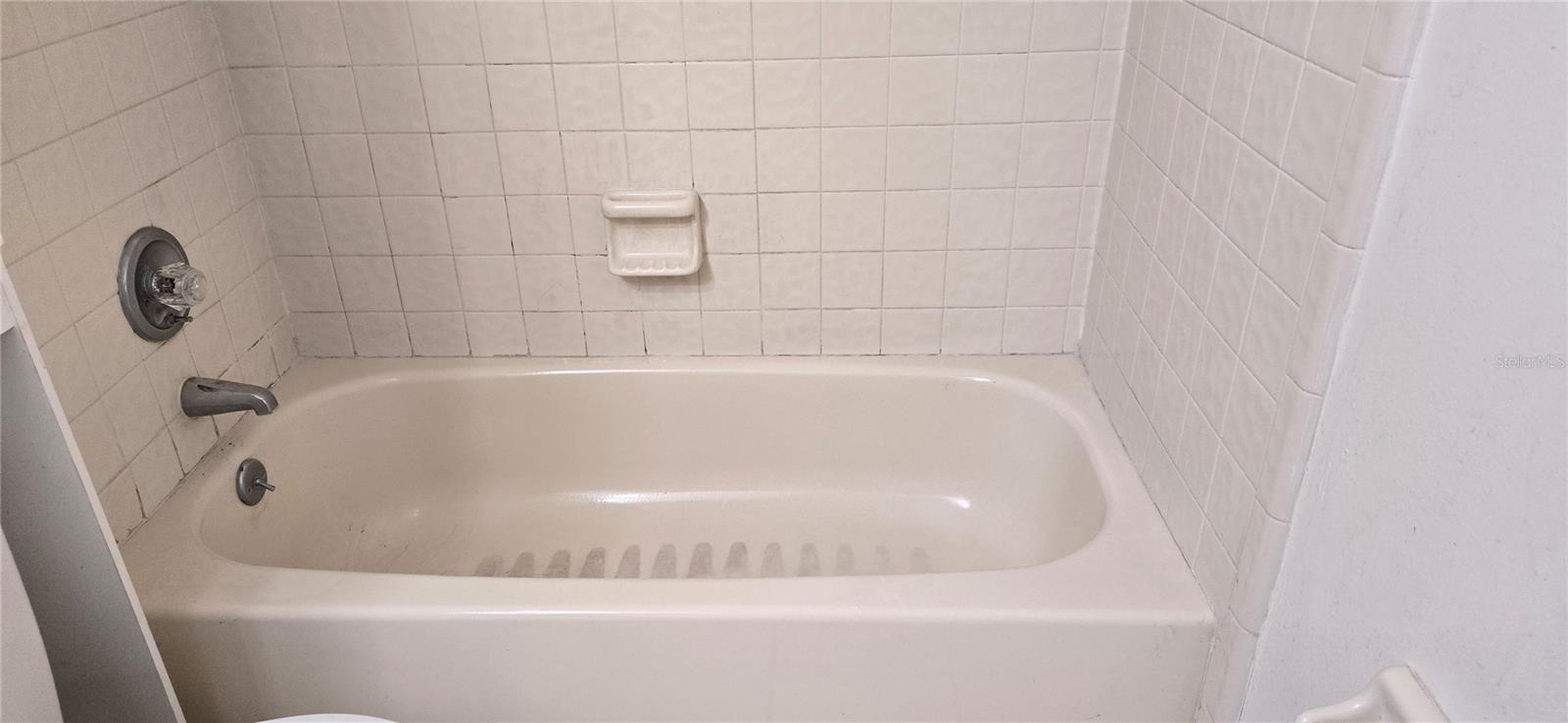 ACREAGE & UNREC - Residential Lease