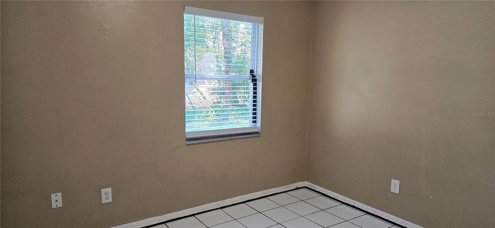 ACREAGE & UNREC - Residential Lease