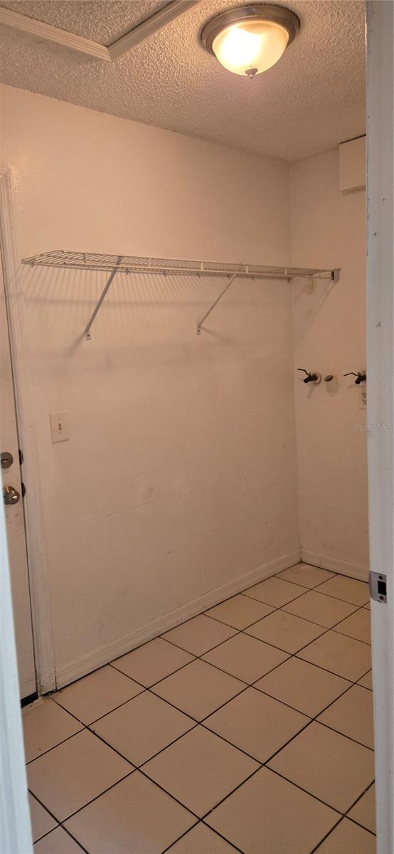 ACREAGE & UNREC - Residential Lease