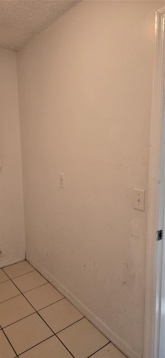 ACREAGE & UNREC - Residential Lease