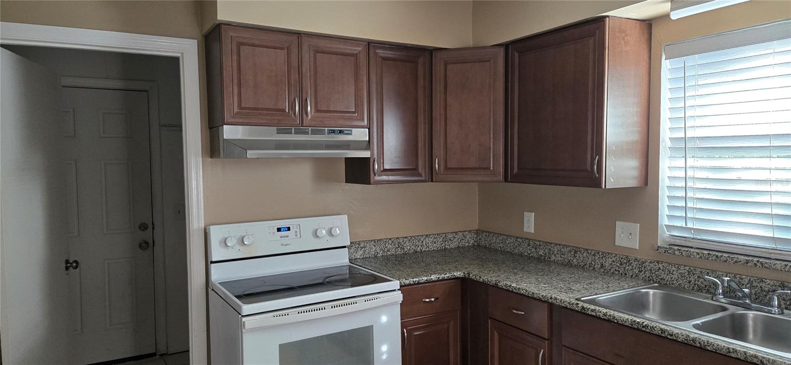 ACREAGE & UNREC - Residential Lease