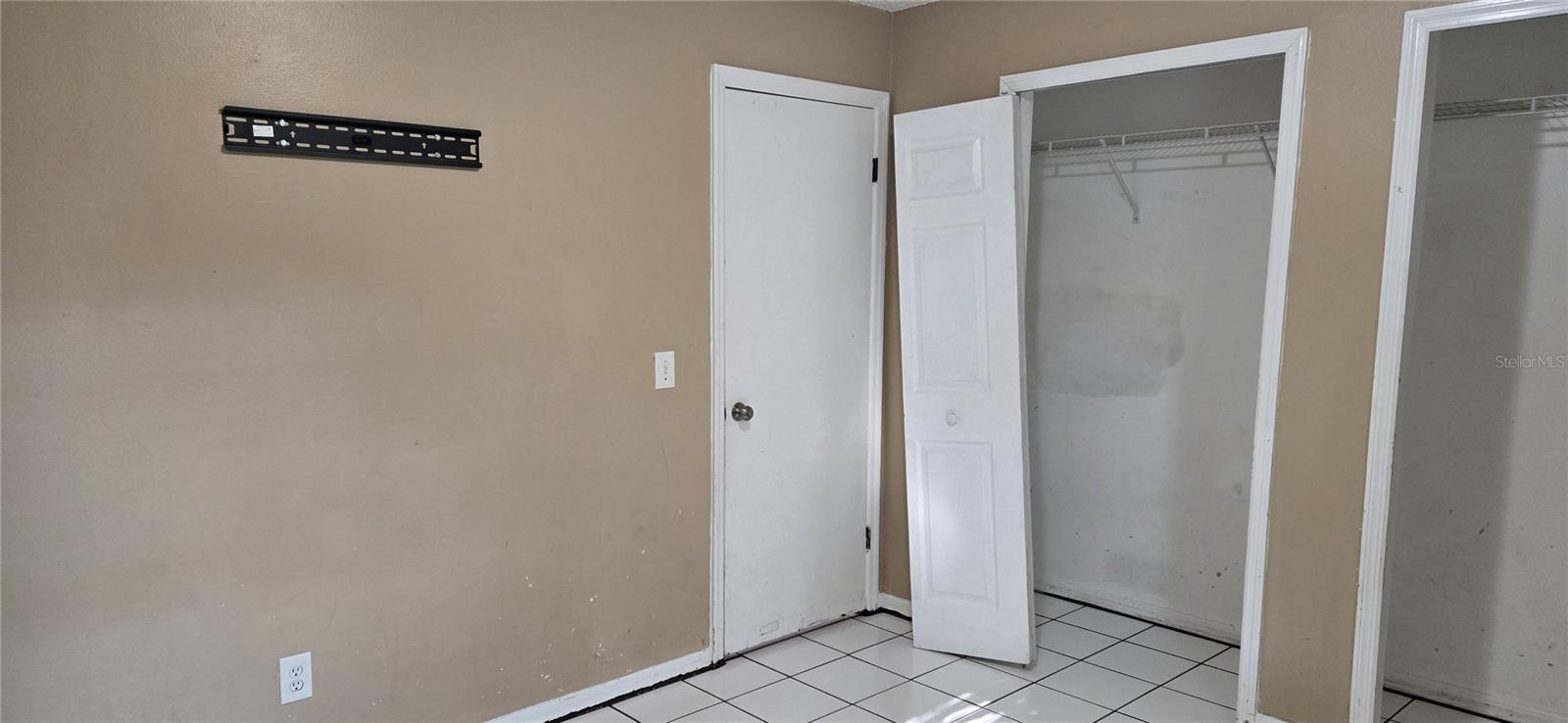 ACREAGE & UNREC - Residential Lease