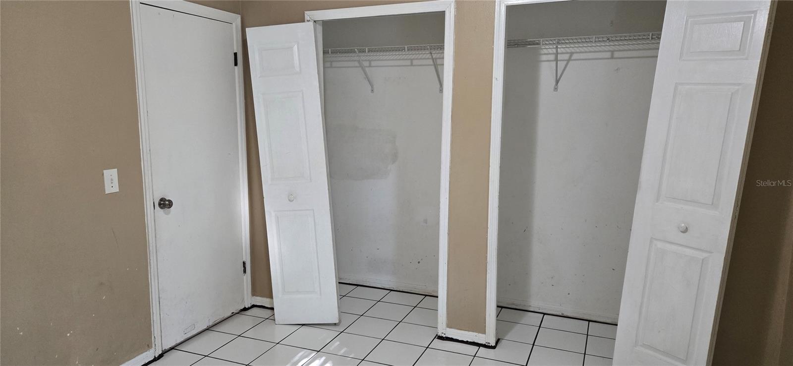 ACREAGE & UNREC - Residential Lease