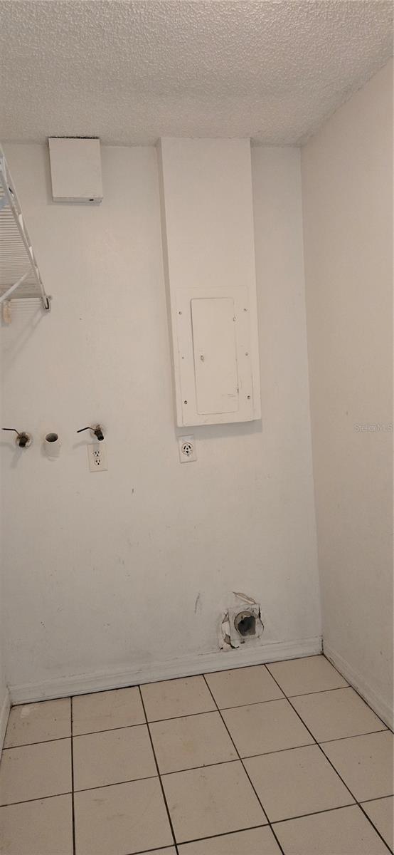 ACREAGE & UNREC - Residential Lease