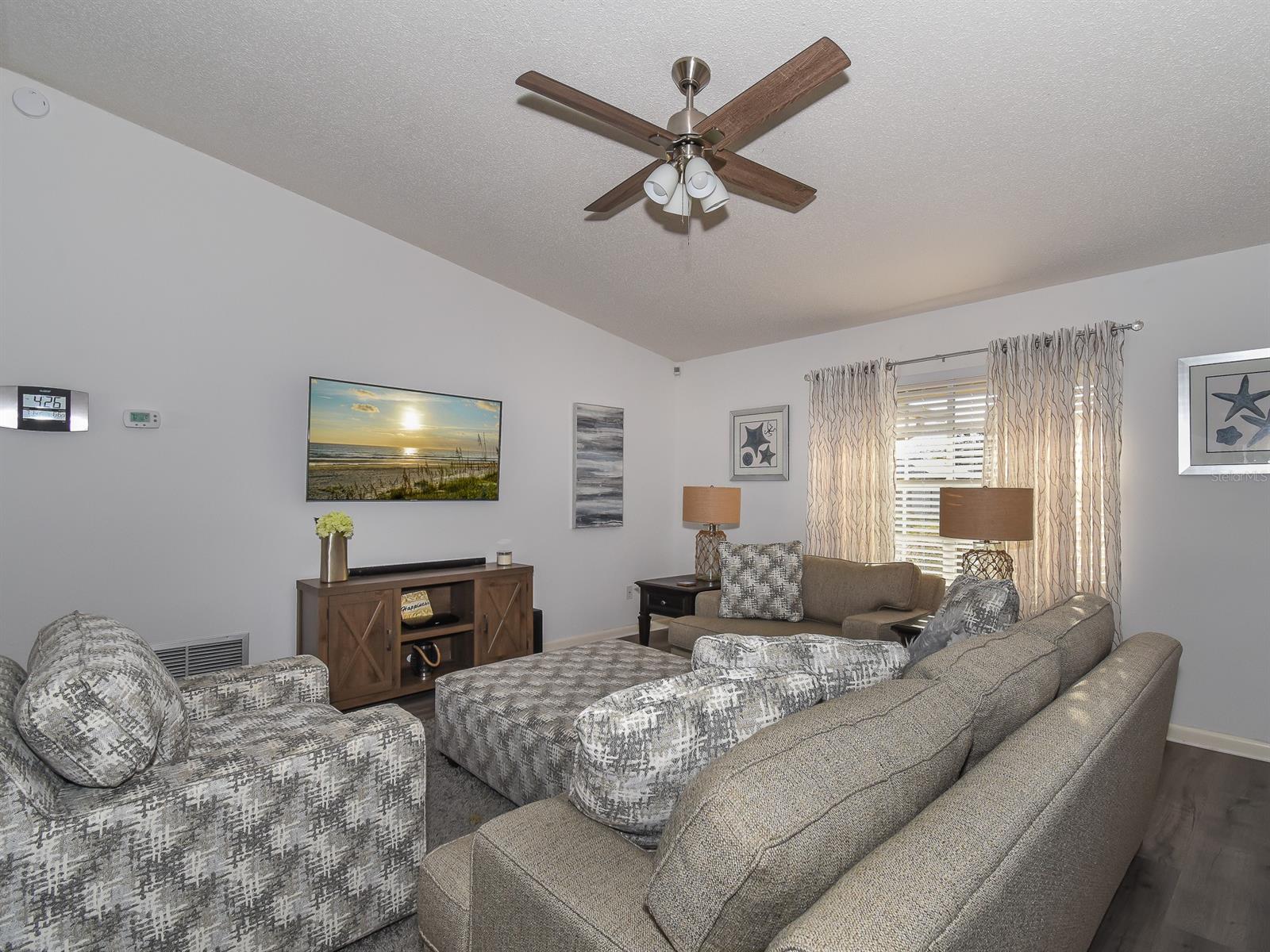 Florida Shores 01 - Residential