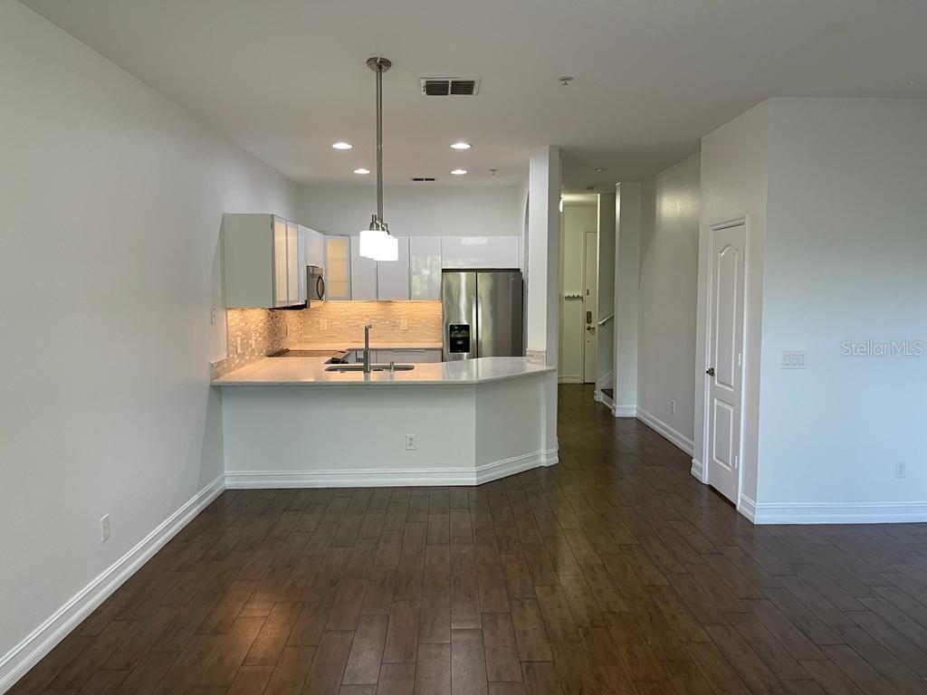 VILLA CAPRI/METROWEST - Residential