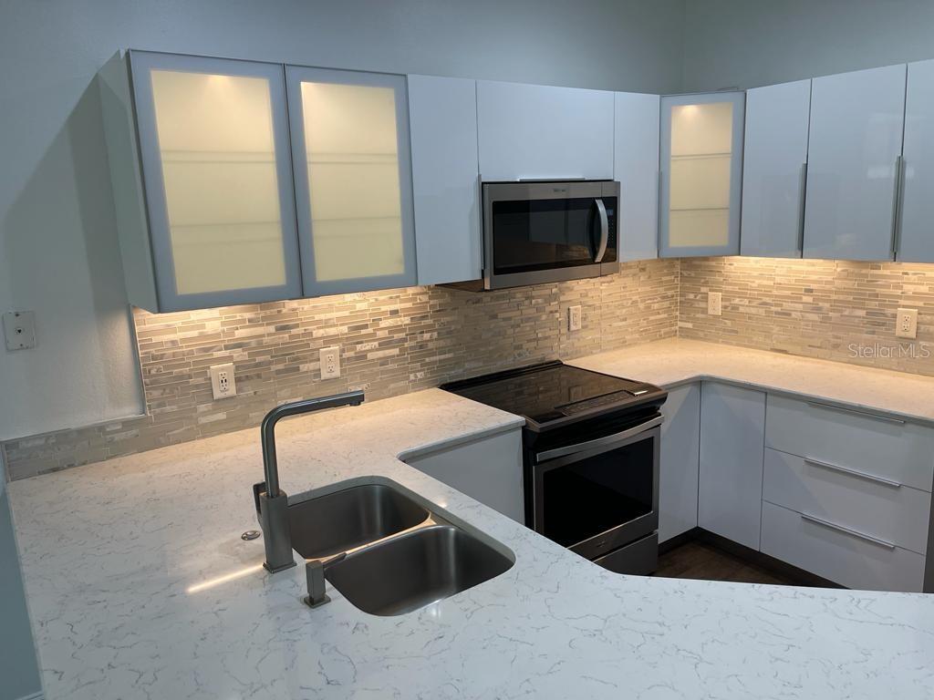 VILLA CAPRI/METROWEST - Residential