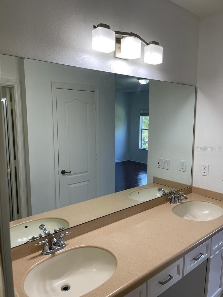 VILLA CAPRI/METROWEST - Residential