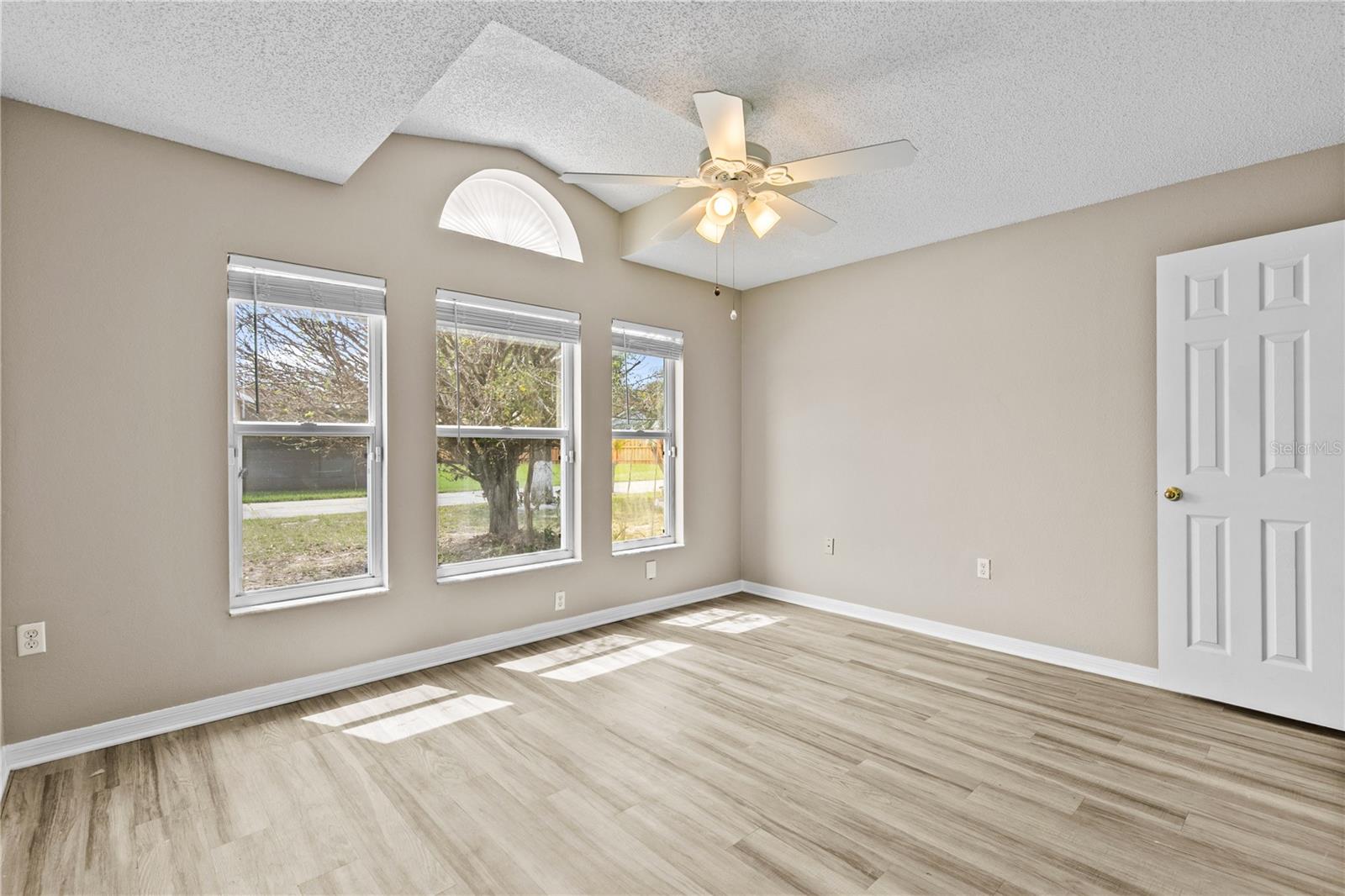 CHASE GROVES UNIT 10 - Residential