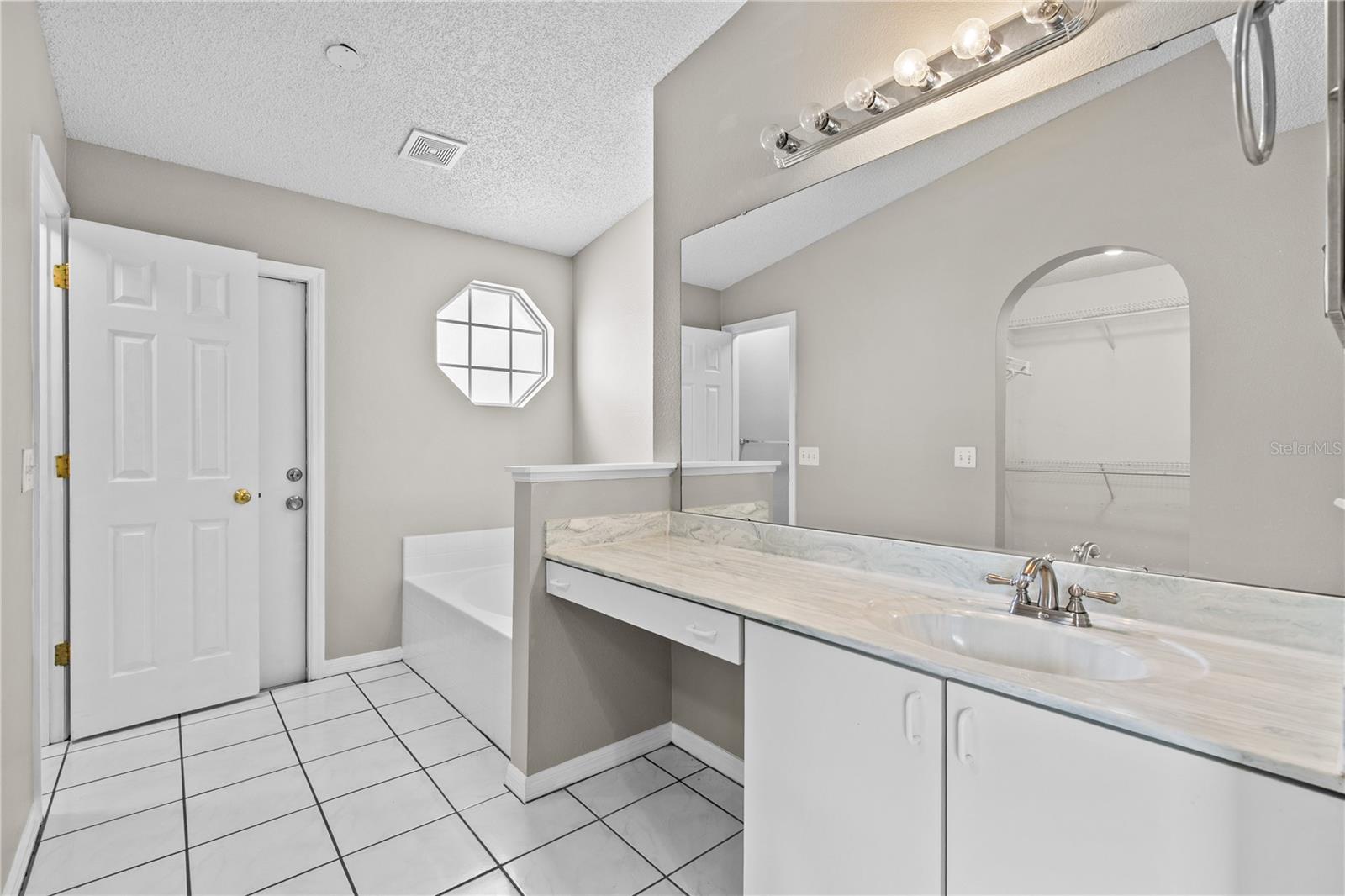 CHASE GROVES UNIT 10 - Residential