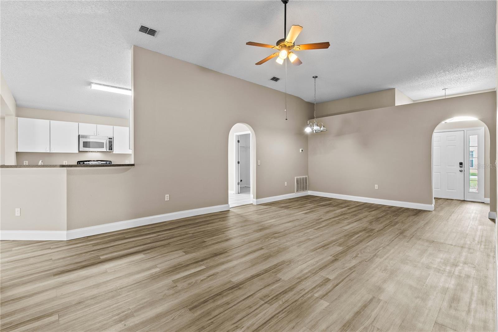 CHASE GROVES UNIT 10 - Residential