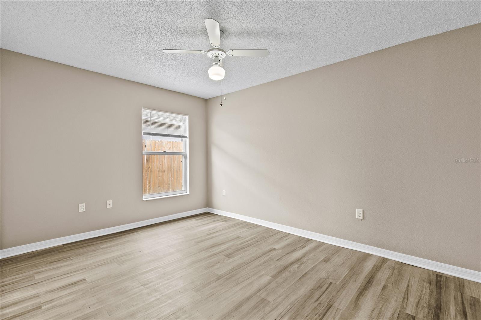 CHASE GROVES UNIT 10 - Residential