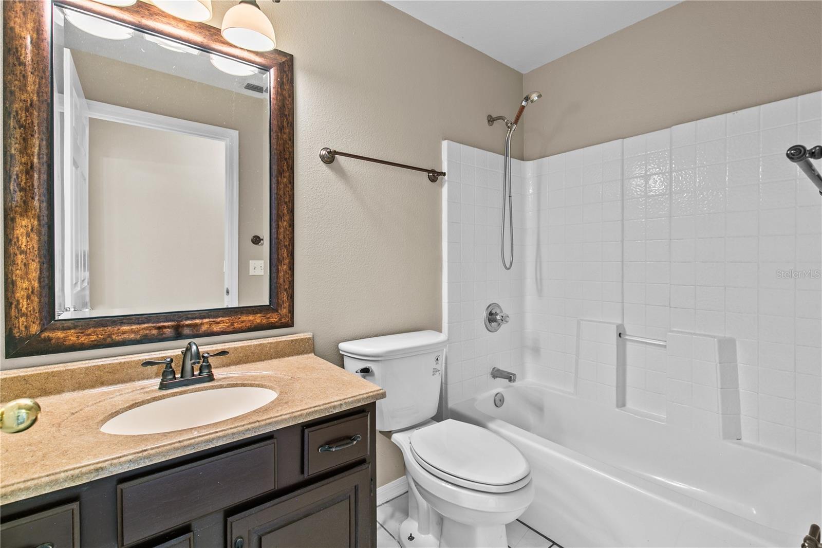 CHASE GROVES UNIT 10 - Residential