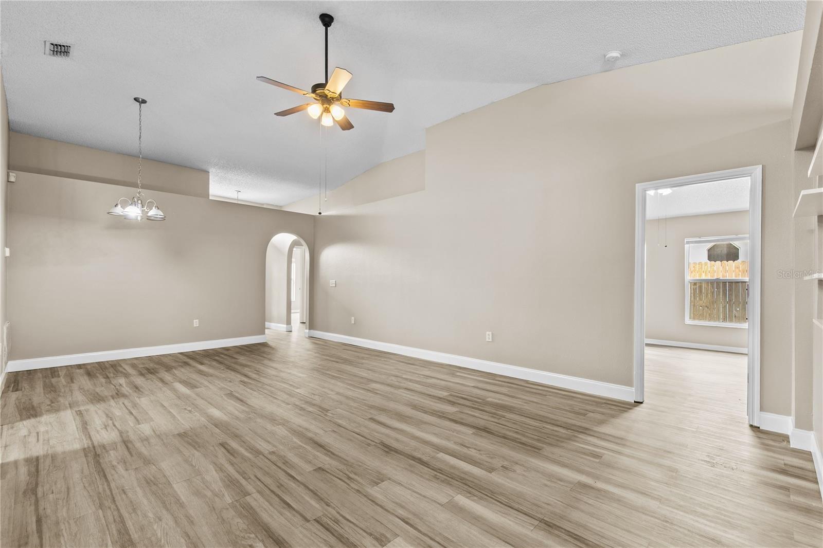 CHASE GROVES UNIT 10 - Residential