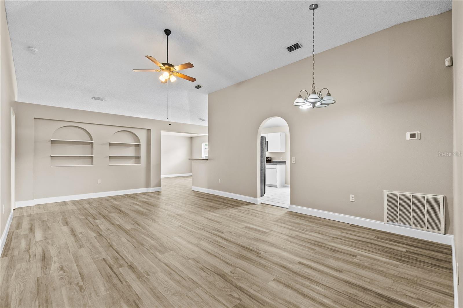 CHASE GROVES UNIT 10 - Residential