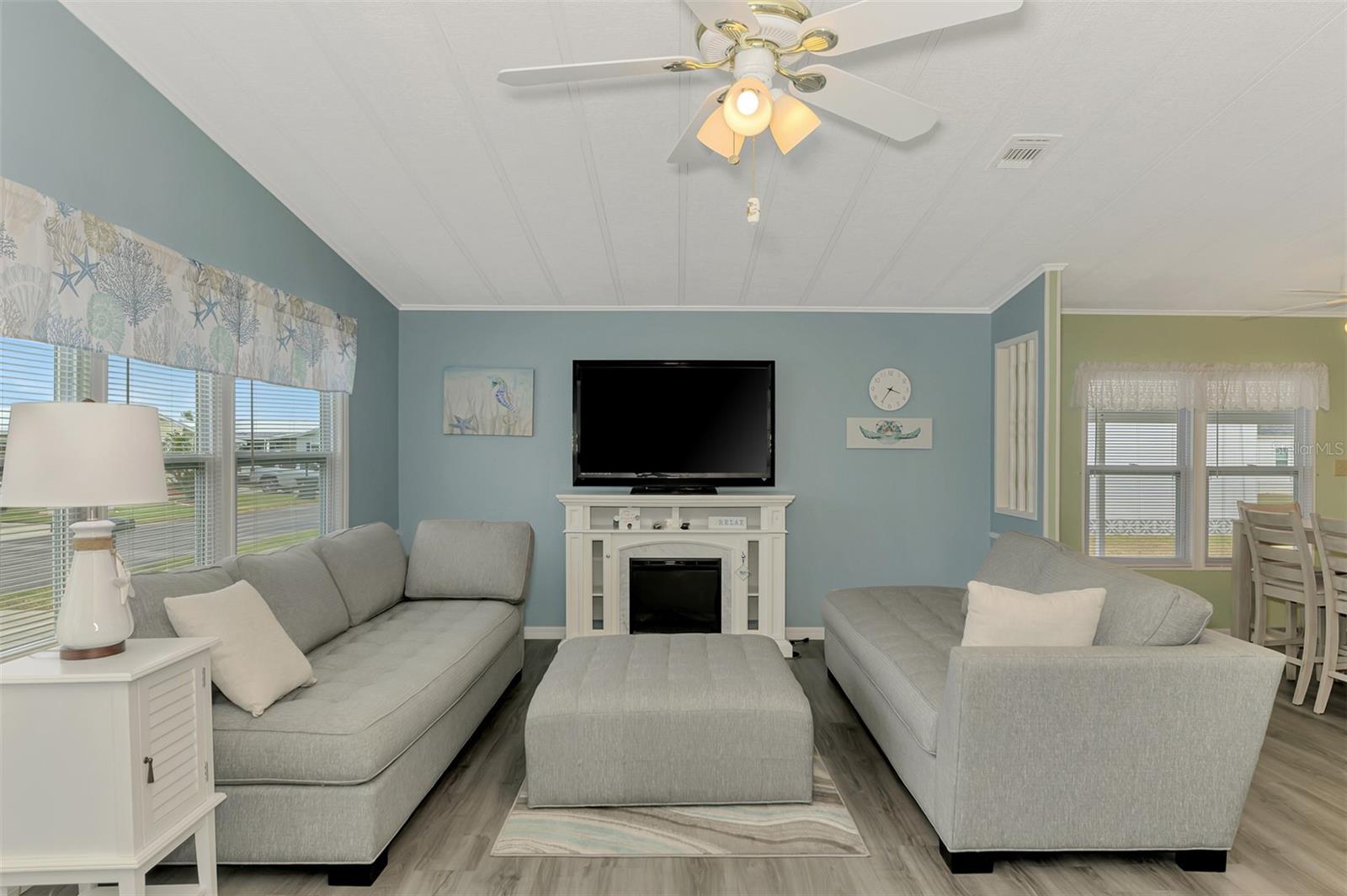 LA CASA MHP CO-OP - Residential