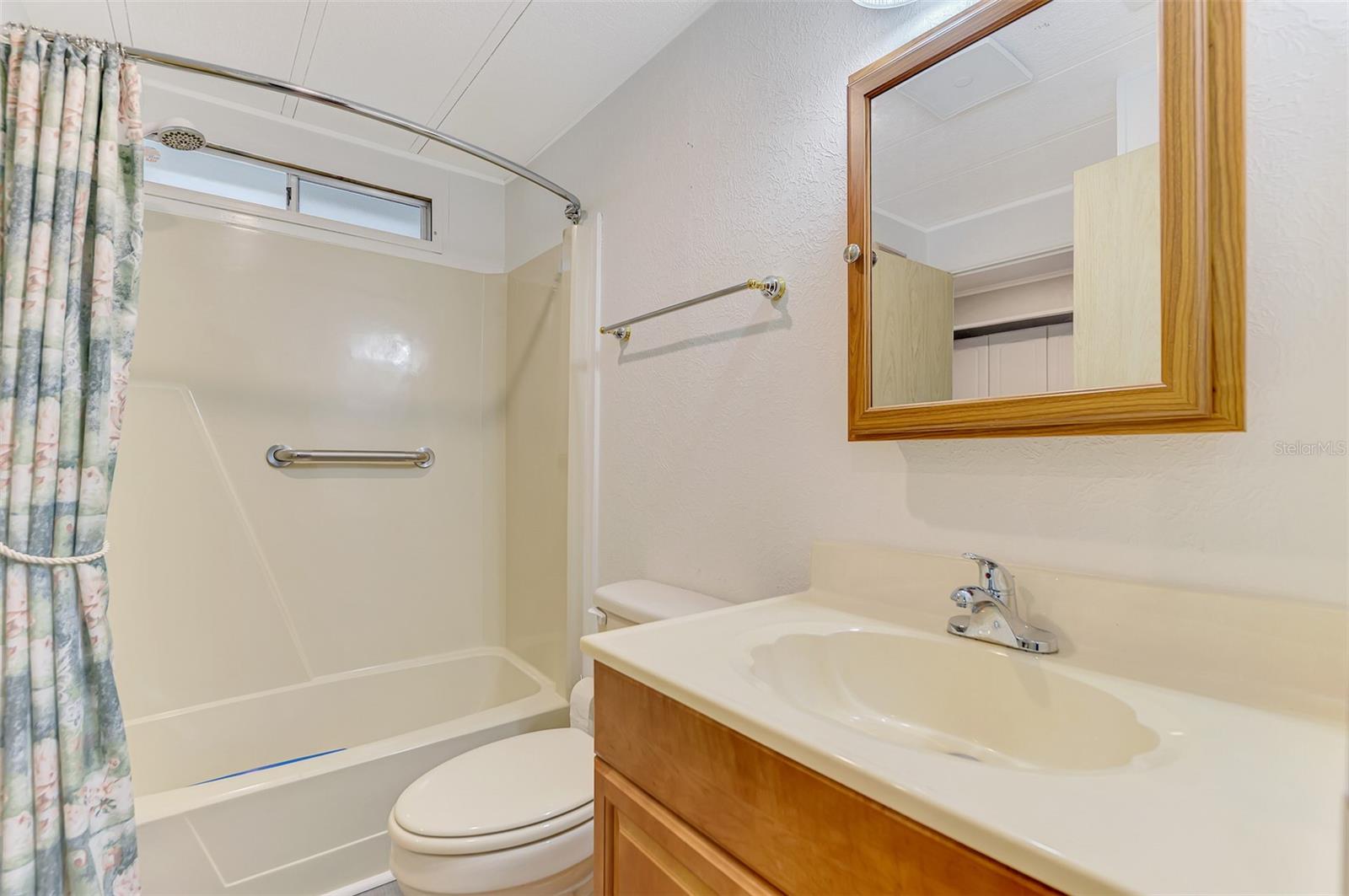 LA CASA MHP CO-OP - Residential