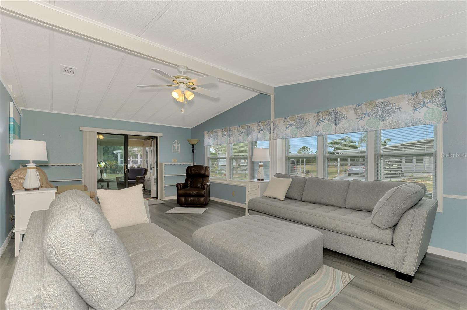 LA CASA MHP CO-OP - Residential