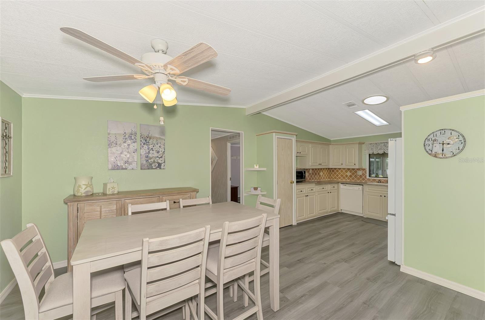 LA CASA MHP CO-OP - Residential