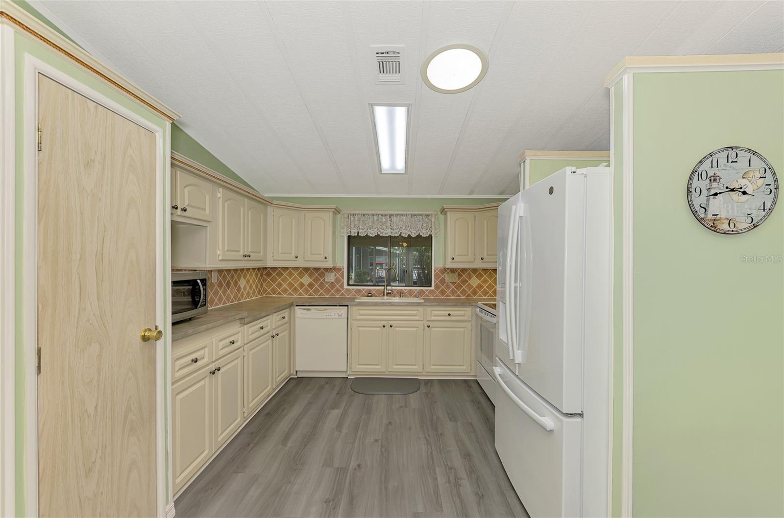 LA CASA MHP CO-OP - Residential