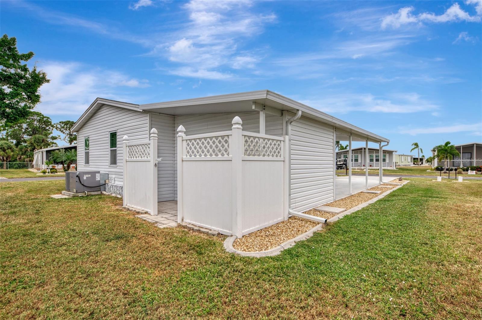 LA CASA MHP CO-OP - Residential