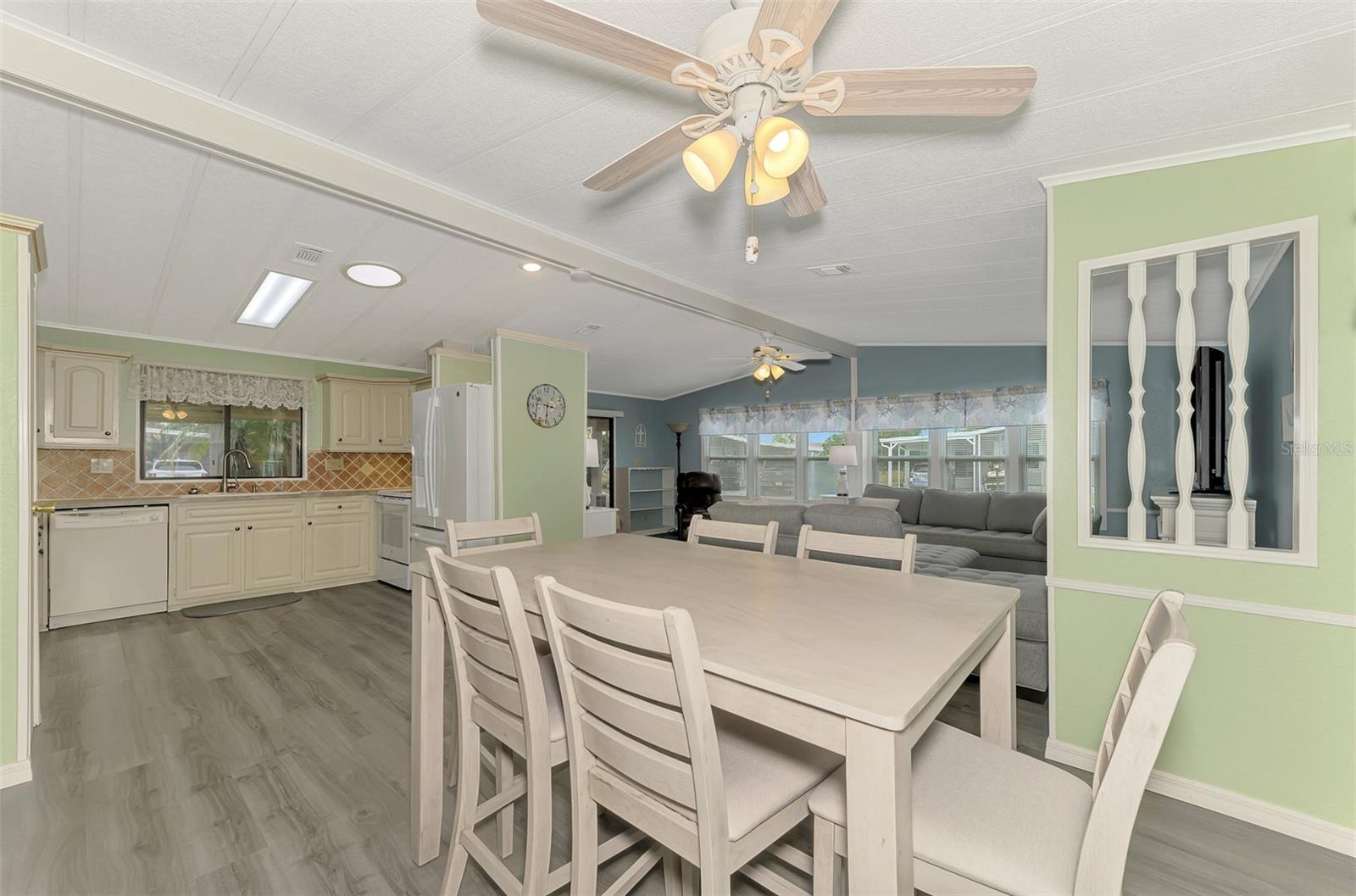 LA CASA MHP CO-OP - Residential