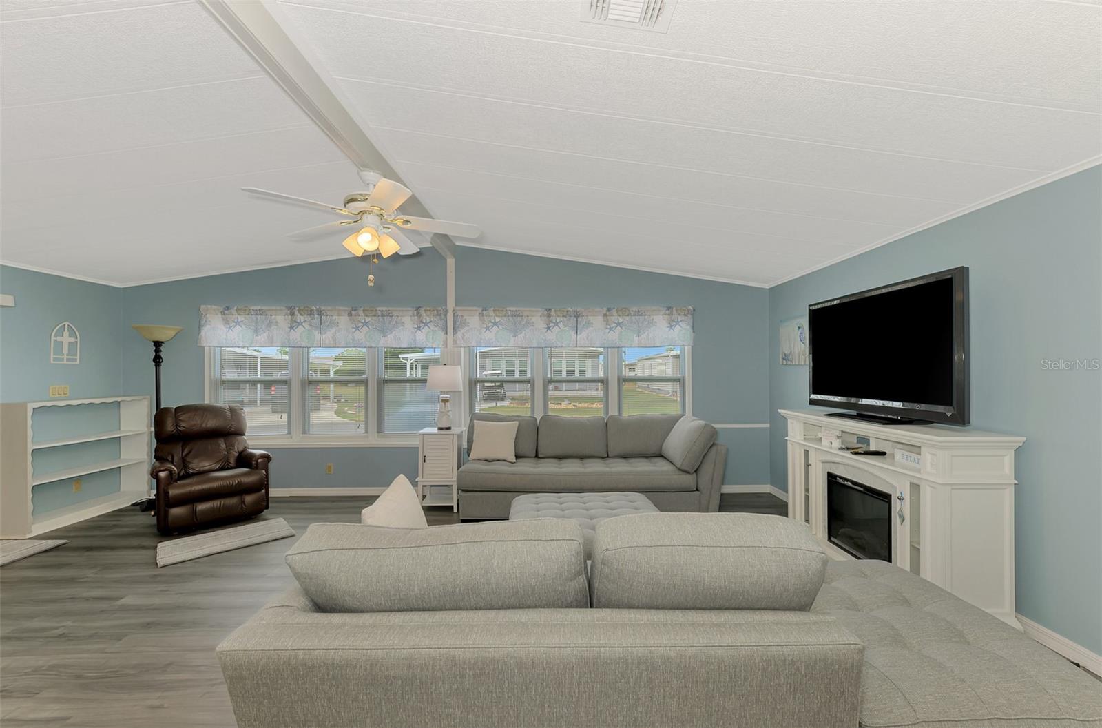 LA CASA MHP CO-OP - Residential