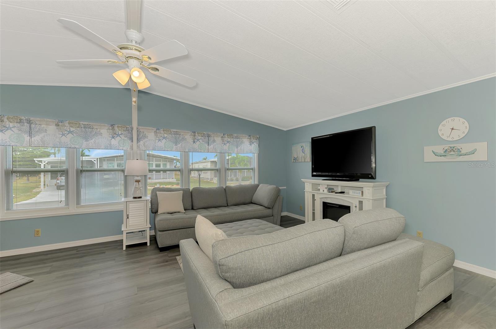 LA CASA MHP CO-OP - Residential