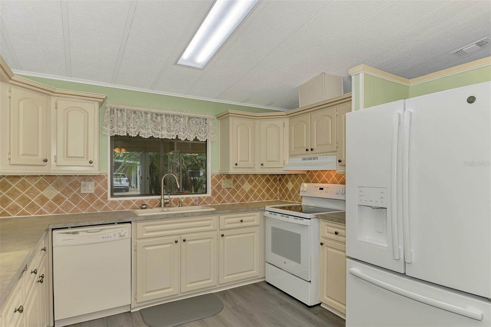 LA CASA MHP CO-OP - Residential