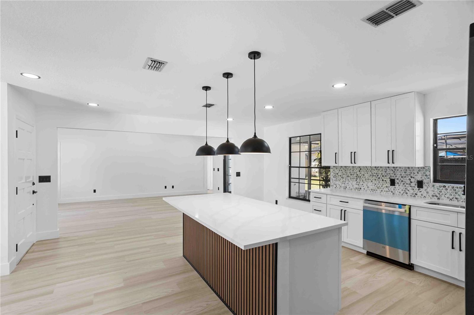 1022 GLENHARBOR CIRCLE
