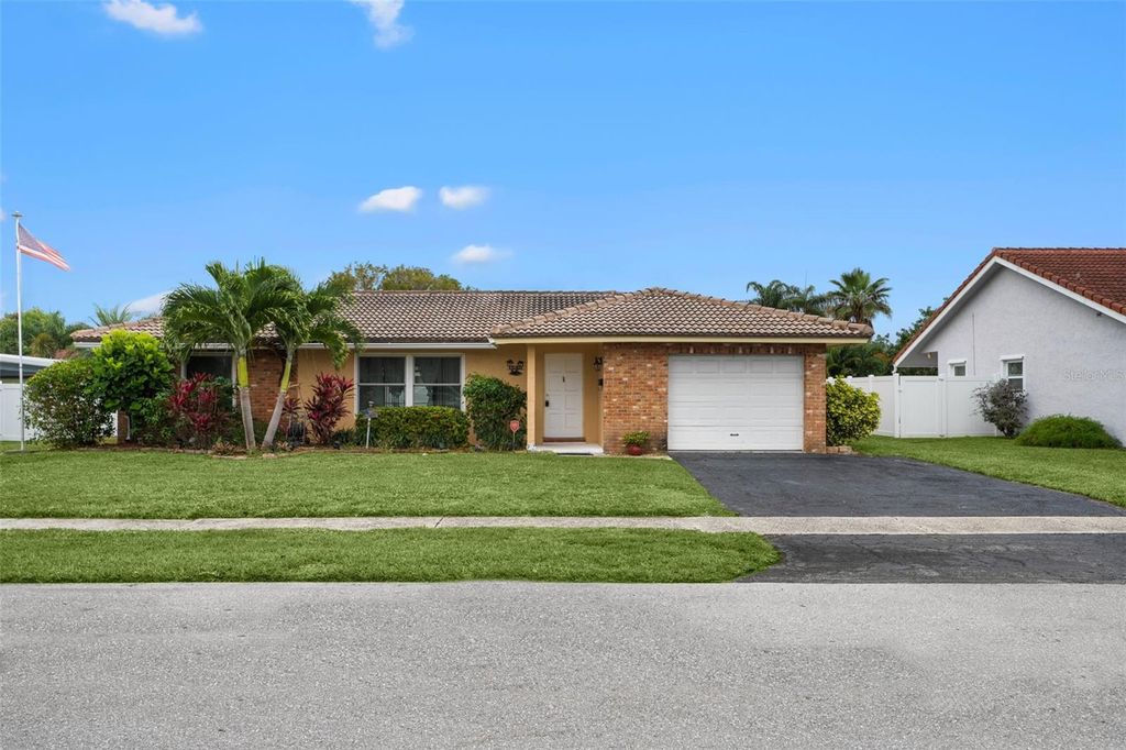 Photo of 1540 NW 10th Street, Boca Raton, FL 33486 (MLS # C7520443)