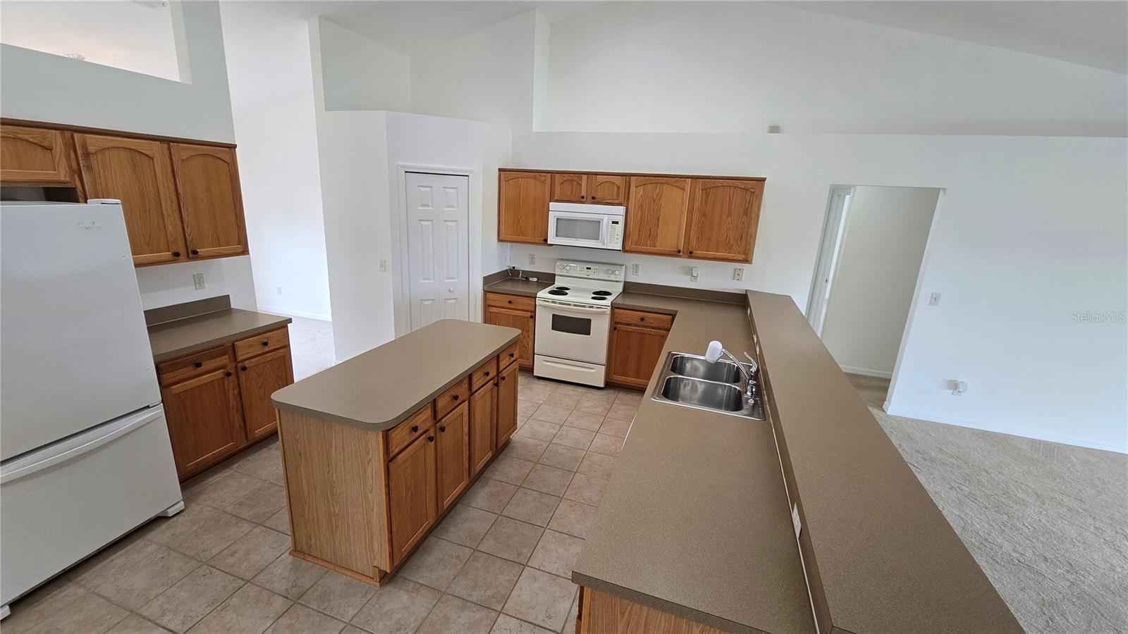HATCHWOOD ESTATES - Residential Lease