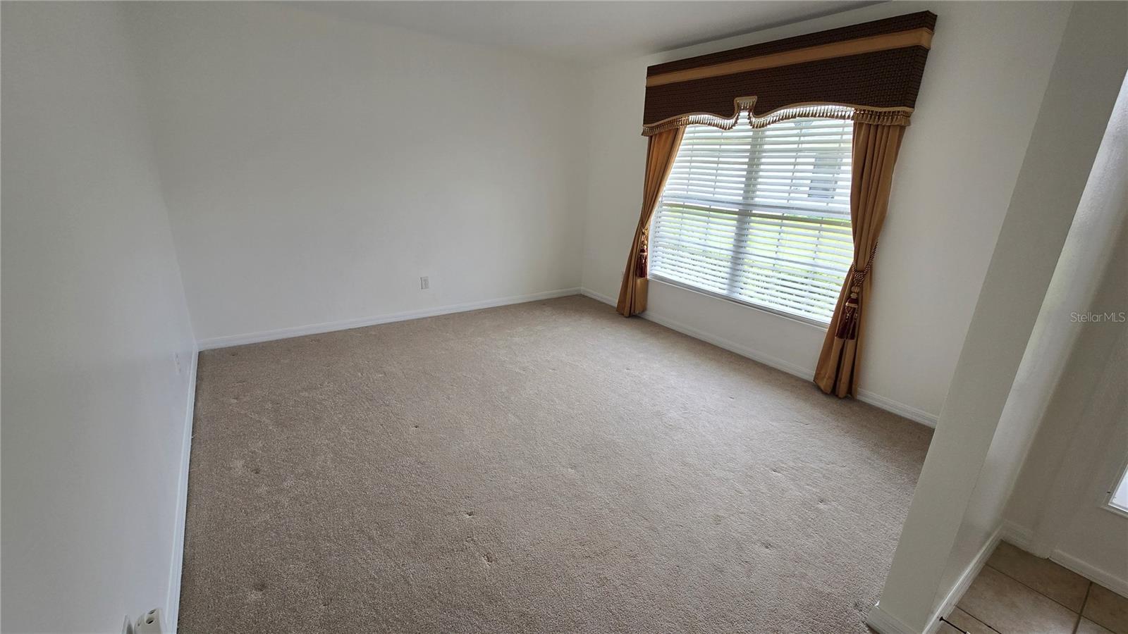 HATCHWOOD ESTATES - Residential Lease